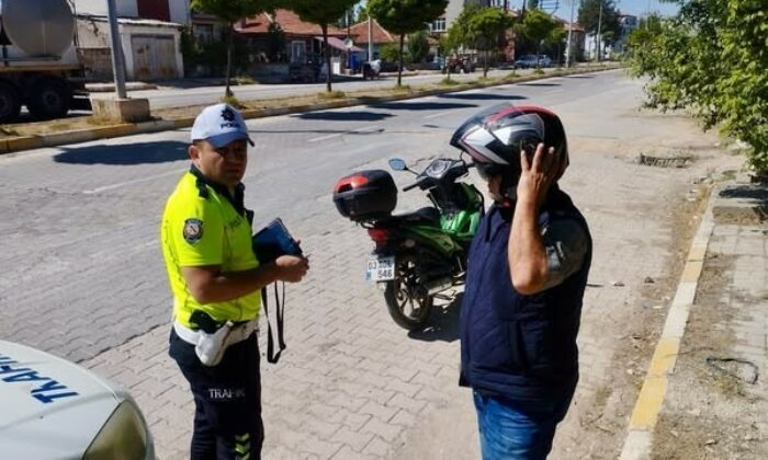 Sinanpaşa’da motosiklet sürücülerine yönelik denetimi