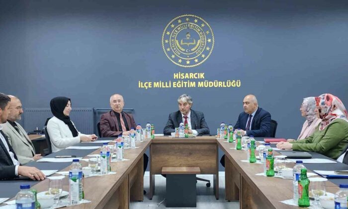 Kütahya İl Milli Eğitim Müdürü Yılmaz, Hisarcık’ta okul ve kurum müdürleriyle buluştu