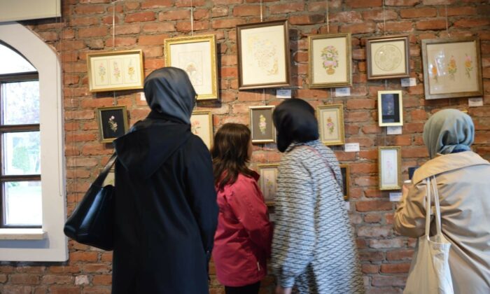 “Ustanın Işığında Filizlenen Zarafet” tezhip sergisi açıldı