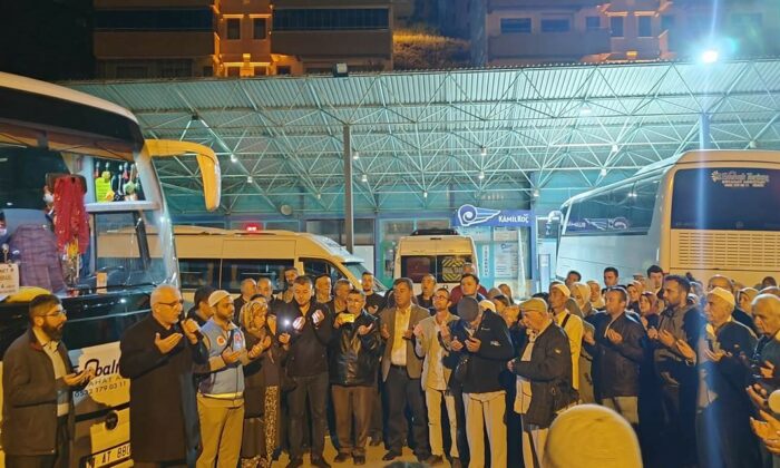 Ek kontenjan hakkı elde eden hacı adayları kutsal topraklara uğurlandı