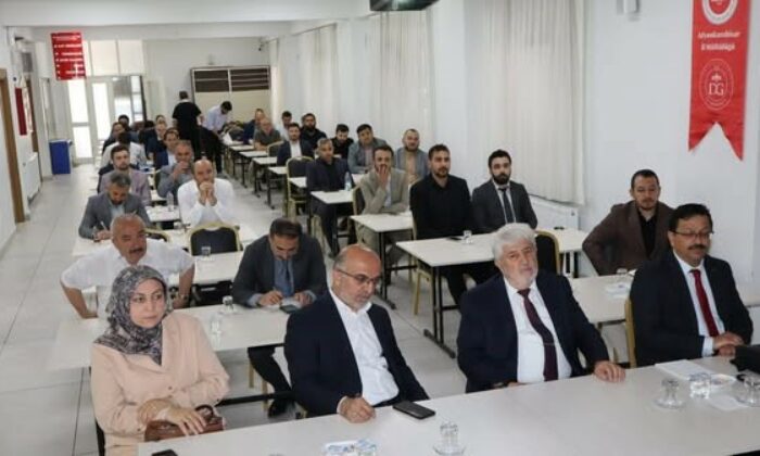Gençlik koordinatörleri ve manevi danışmanlar istişare için bir araya geldi