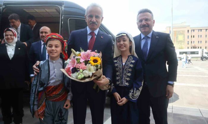 Bakan Uraloğlu Eskişehir Valiliği’ne ziyarette bulundu