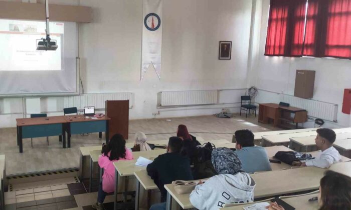 Hisarcık MYO’da “CV Hazırlama ve Mülakat Teknikleri” konulu konferans