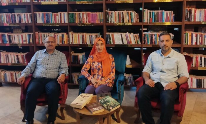 Gediz’de kitapseverler “Kürsü Okuma Kulübü”nde buluşuyor
