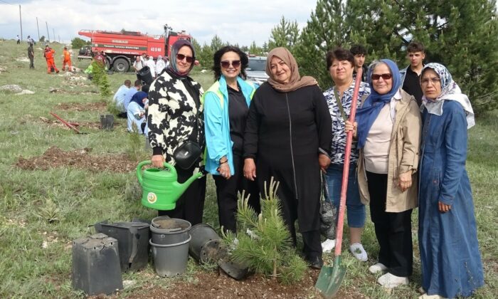 Tavşanlı’da bin fidan toprakla buluştu, sanayi ile doğa el ele