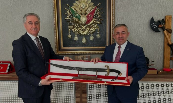 AK Parti Bilecik’te yerel yönetimler gündemi ele alındı