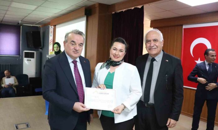 Yetenek yarışmasında başarılı öğrenciler ödüllendirdi