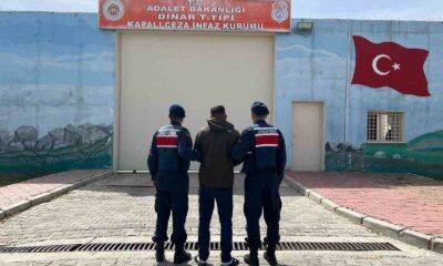 Hırsızlık suçundan aranan şahsı jandarma yakaladı