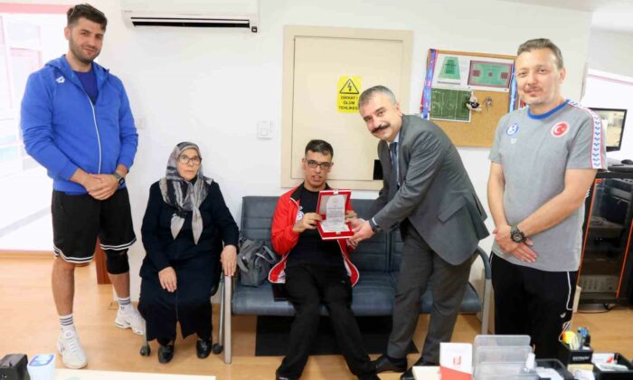 Paralimpik Milli Sporcu Mehmet Bakır Eğilmez’e anlamlı ziyaret