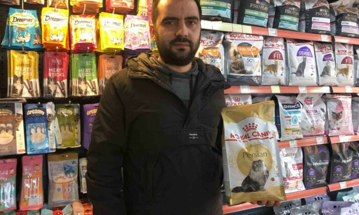Hevesle sahiplenilip sokağa bırakılan cins hayvanlar sorunlarıyla baş başa kalıyor