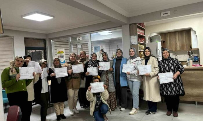 Kadınlara mantar yetiştiriciliği kurusu verildi