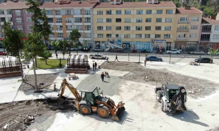 İnönü Cumhuriyet Meydanı’nda sona yaklaşılıyor