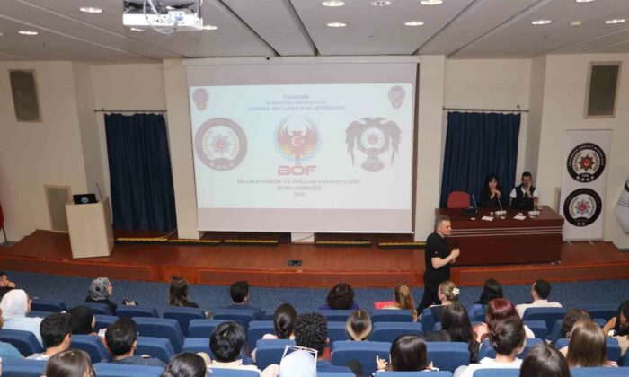 Uluslararası öğrencilere bilgilendirme semineri