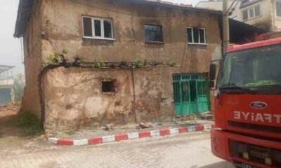 Yangında 75 yaşındaki adamın evi kullanılamaz hale geldi