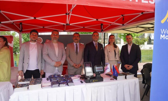 Bilecik Belediye Başkan Yardımcıları Bilim ve Kültür Şenliği’nde öğrencilerle buluştu