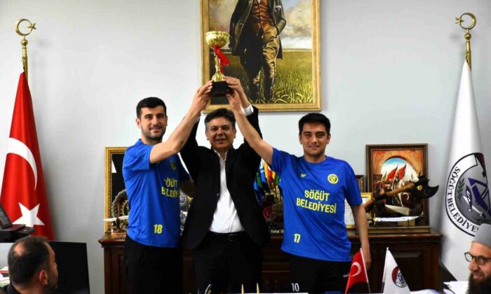 Söğütspor’dan Başkan Durgut’a şampiyonluk ziyareti