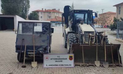 Kepçe ile define arayan şahısları jandarma suçüstü yaptı