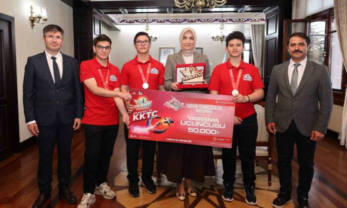 Vali Yiğitbaşı, TEKNOFEST KKTC 2025’te dereceye giren HasCode Takımı’nı kabul etti