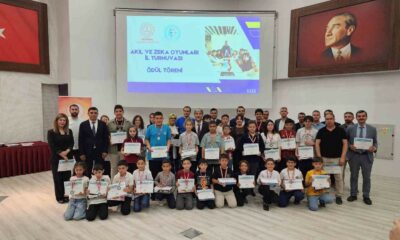 Kütahya’da akıl ve zeka oyunları il turnuvası ödül töreni