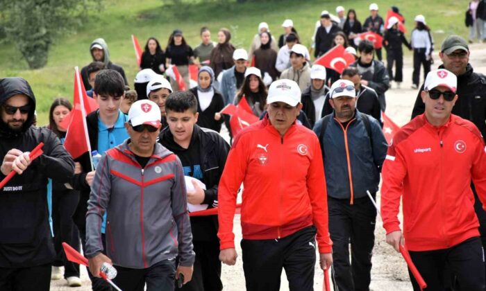 19 Mayıs Gençlik Haftası’nda coşkulu yürüyüş