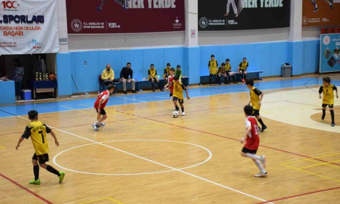 Okul Sporları futsal müsabakaları tamamlandı