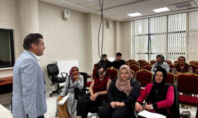 Altıntaş’ta Ebeveyn Okulu kursları