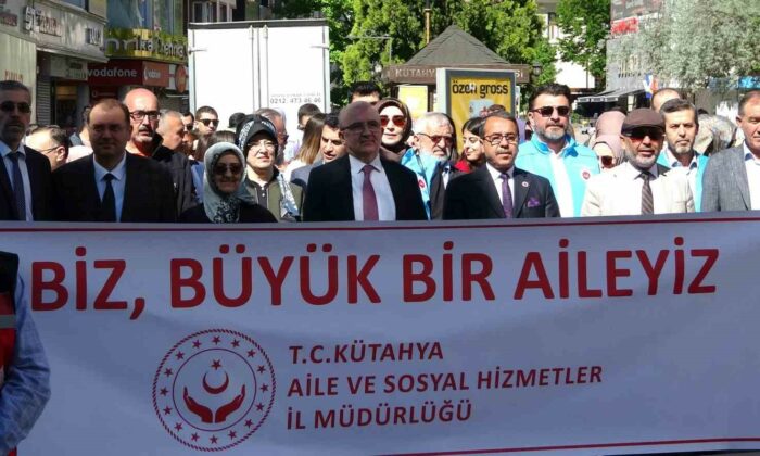 Kütahya’da “Büyük Aile Yürüyüşü” düzenlendi