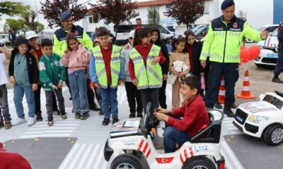 Minik yürekler büyük kahramanlarla buluştu
