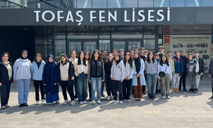 Başarıya ulaşan öğrencilere Bursa’da motivasyon gezisi
