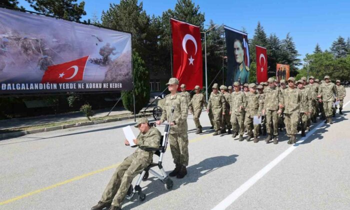 Engelli bireyler, temsili askerlik yemini ile Mehmetçik oldu