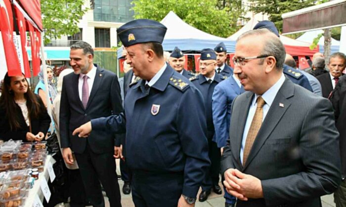 Türk Silahlı Kuvvetlerini Güçlendirme Vakfı yararına hayır çarşısı