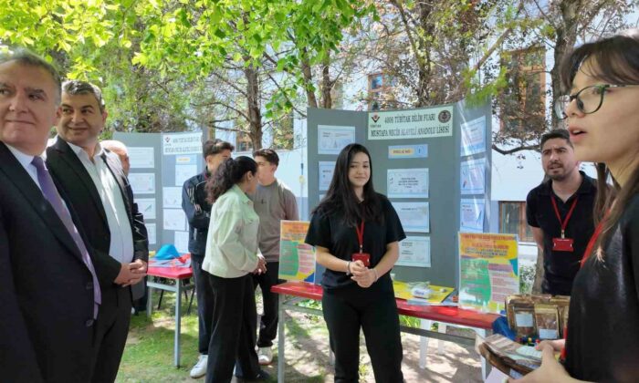 Gediz’de öğrencilerden ilgi çekici projeler; vardiyalı çalışmanın aile içi etkileri araştırıldı