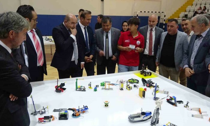 Kütahya’da robotlar yarıştı