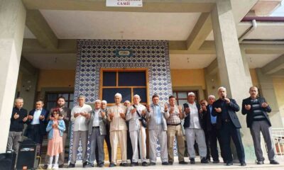 Emet’ten 29 hacı adayı kutsal topraklara dualarla uğurlandı