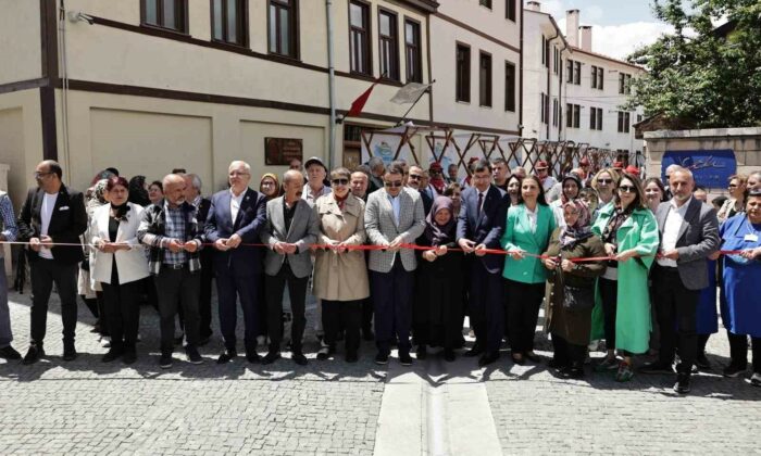 Germiyan Sokak’ta çifte açılış, Kütahya kültür ve lezzetle buluştu