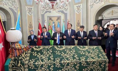 Bakan Göktaş, Ertuğrul Gazi Türbesi’ni ziyaret etti