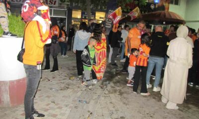 Hisarcık’ta Galatasaray taraftarları şampiyonluğu kutladı