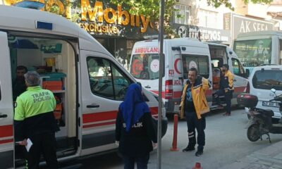 Kütahya’da özel halk otobüsü ile elektrikli bisiklet çarpıştı:  3 yaralı