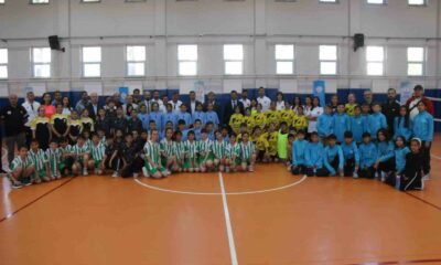 Kütahya’da “Geleneksel Çocuk Oyunları ve İlkokul Fiziksel Yeterlilik Oyunları” yarışmaları başladı