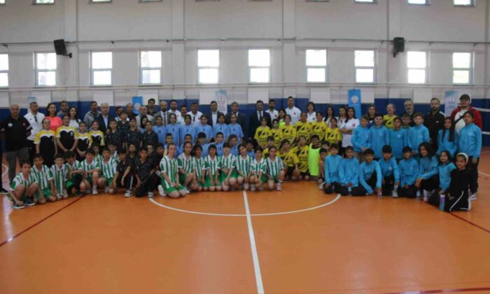 Kütahya’da “Geleneksel Çocuk Oyunları ve İlkokul Fiziksel Yeterlilik Oyunları” yarışmaları başladı