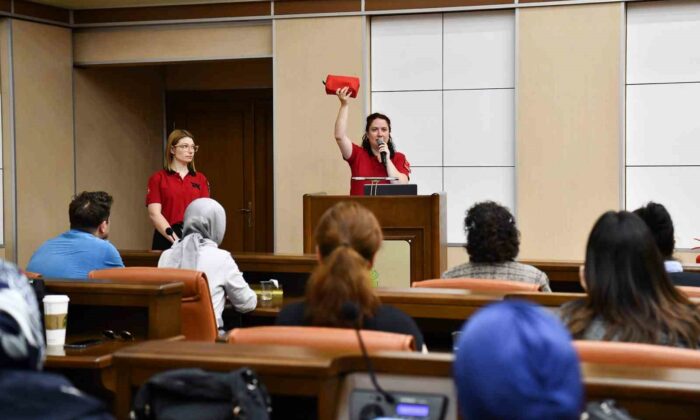 Tepebaşı personeline afet farkındalık eğitimi verildi