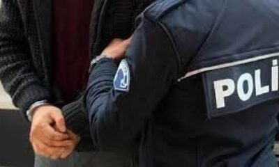 Polis araması olan 2 şahsı yakaladı