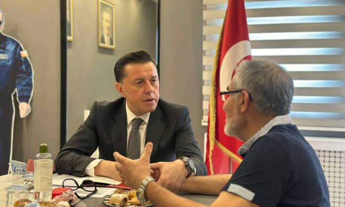 Milletvekili Hatipoğlu, ‘Halk Günü’nde vatandaşların talebini dinledi