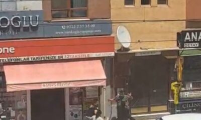 Akrabalar arasındaki bıçaklı kavgada cadde kan gölüne döndü: 1’i ağır 3 yaralı