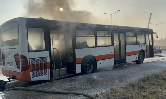 Eskişehir’de Yolcu otobüsü yandı 1 kişi yaralandı