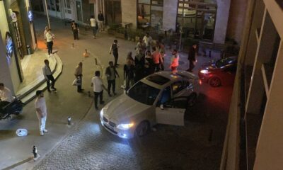 Düğün konvoyundaki kalabalık grup arasında gerginlik yaşandı