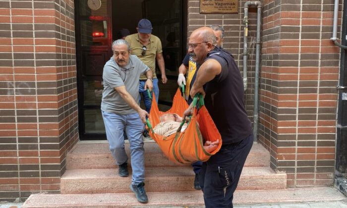 Yalnız yaşadığı evde baygınlık geçiren yaşlı kadın için ekipler seferber oldu