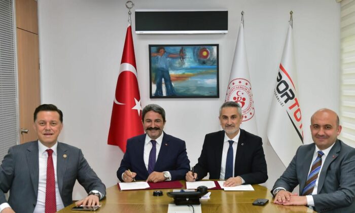 ESKİŞEHİR’E 25 YENİ SPOR TESİSİ VE ATLI OKÇULUK MERKEZİ KAZANDIRILIYOR