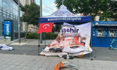 Albayrak: AK Parti Seninle Eskişehir çadırımıza yapılan çirkin saldırıyı kınıyoruz