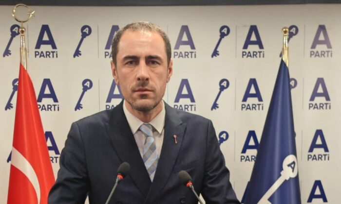 AK Parti Çadırına saldırıyı Anahtar Parti kınadı